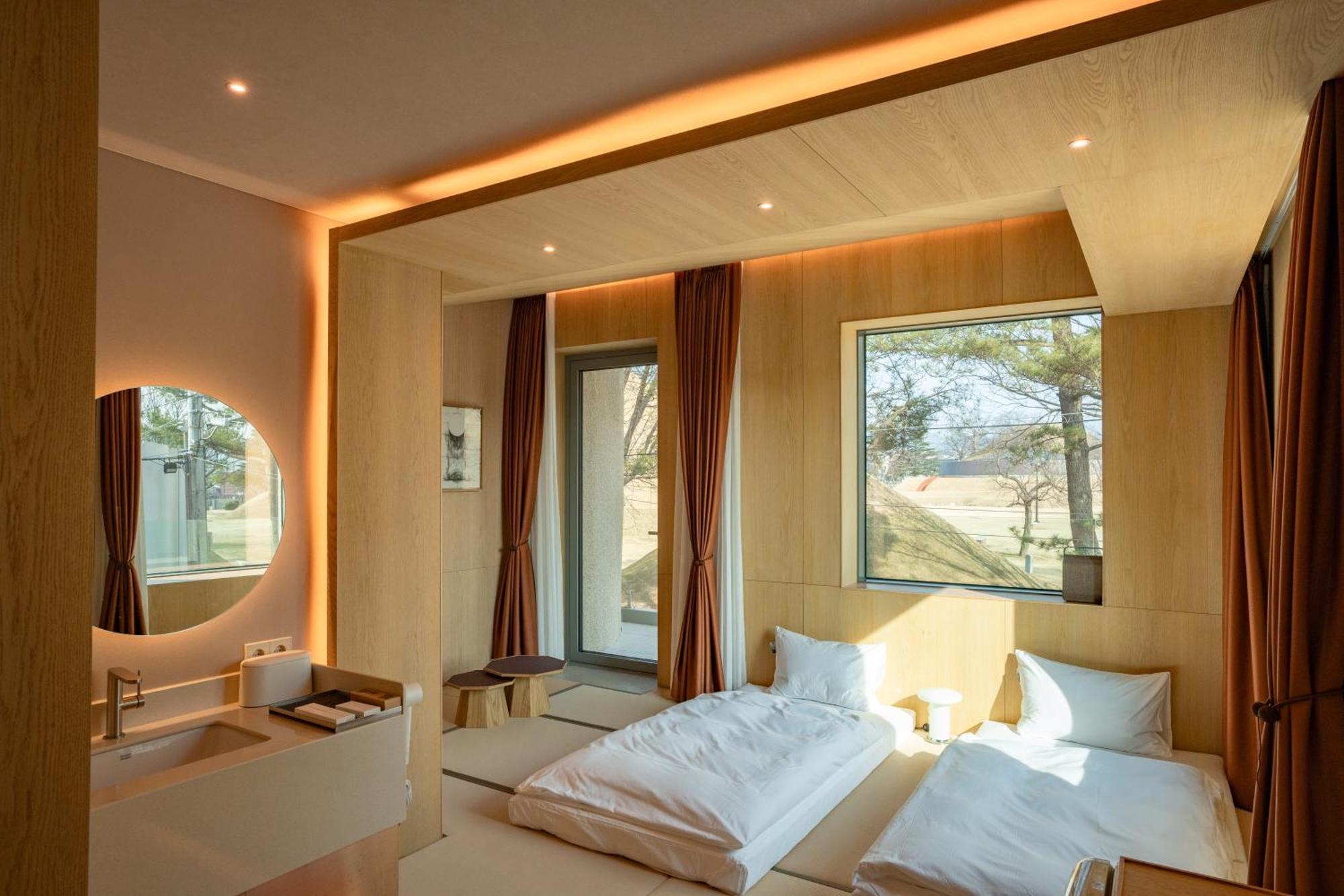 Pbr7 Hotel Unusual Stay Кёнджу Экстерьер фото