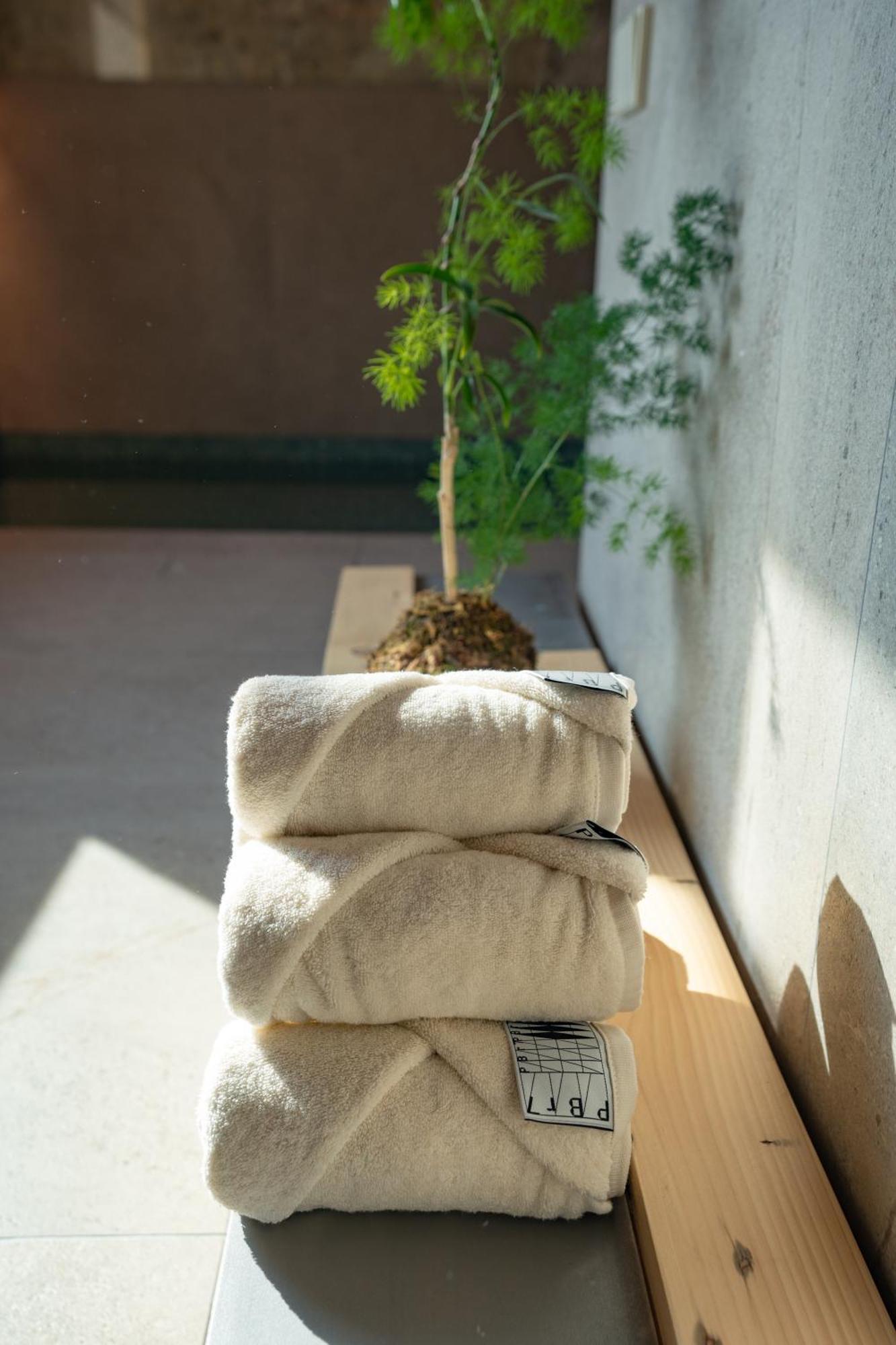 Pbr7 Hotel Unusual Stay Кёнджу Экстерьер фото